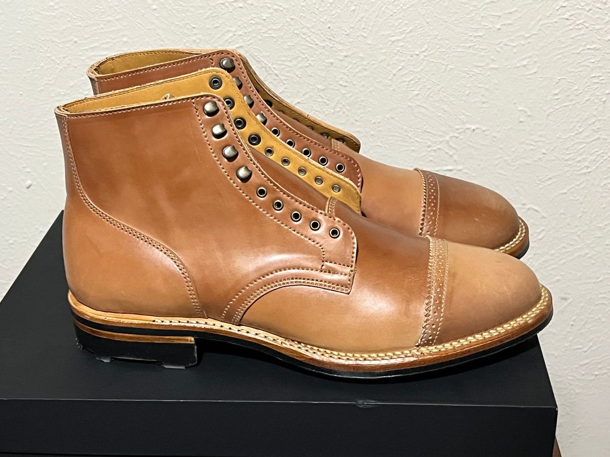 Photo by itsyaboisqueak on December 1, 2024 of the Viberg Service Boot in Horween Natural Shell Cordovan.