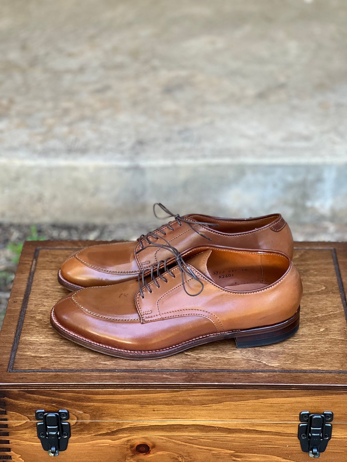 Photo by itsyaboisqueak on August 6, 2025 of the Alden V-Tip Blucher in Horween Whisky Shell Cordovan.