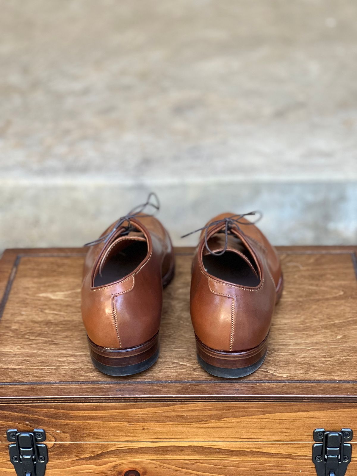 Photo by itsyaboisqueak on August 6, 2025 of the Alden V-Tip Blucher in Horween Whisky Shell Cordovan.