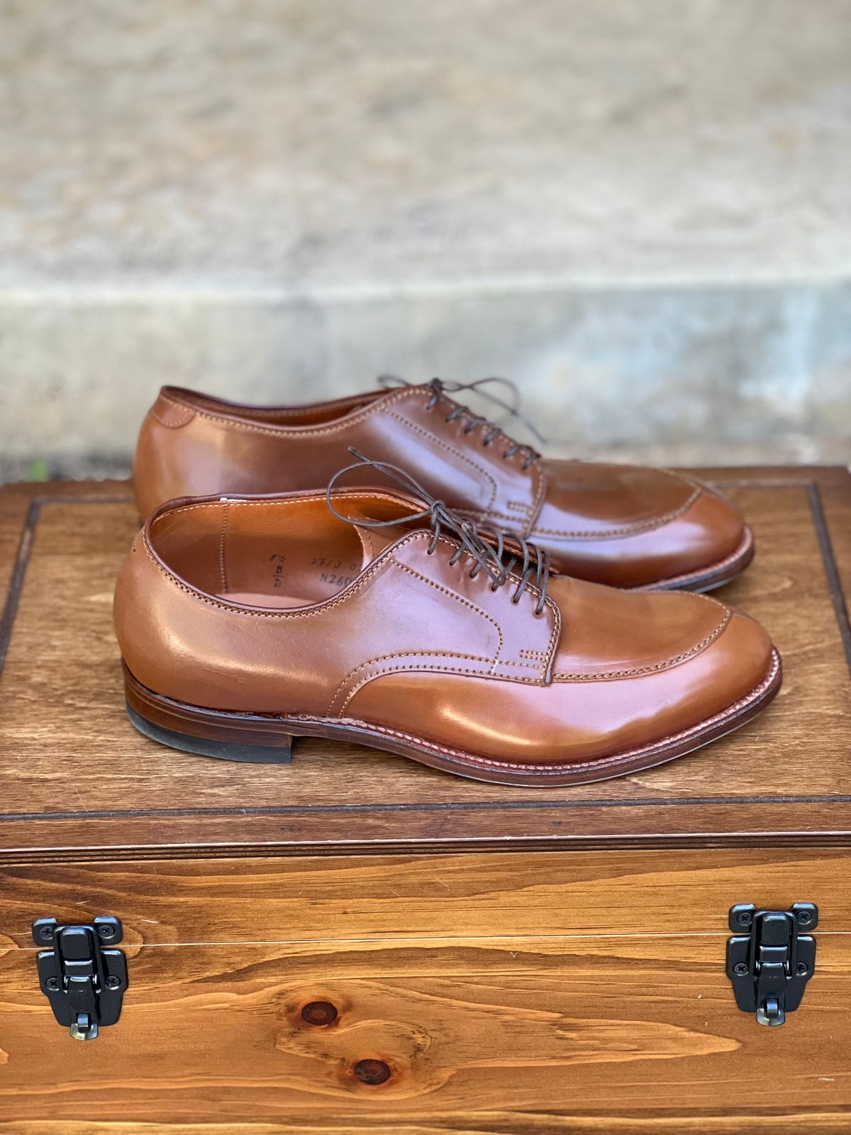 Photo by itsyaboisqueak on August 6, 2025 of the Alden V-Tip Blucher in Horween Whisky Shell Cordovan.