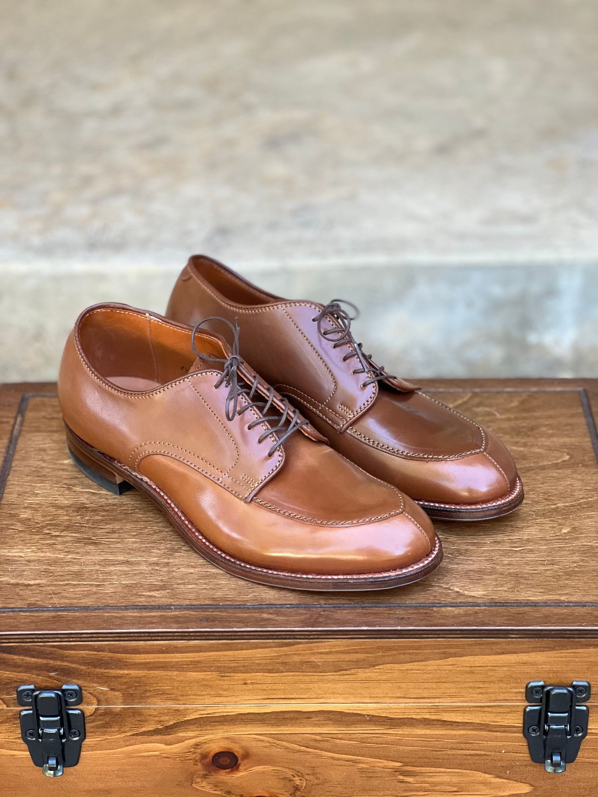 Photo by itsyaboisqueak on August 6, 2025 of the Alden V-Tip Blucher in Horween Whisky Shell Cordovan.