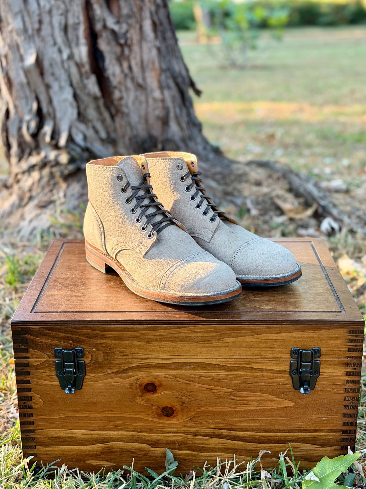 Photo by itsyaboisqueak on October 17, 2025 of the Viberg Service Boot BCT in C.F. Stead Nomad Bokhara Nubuck.