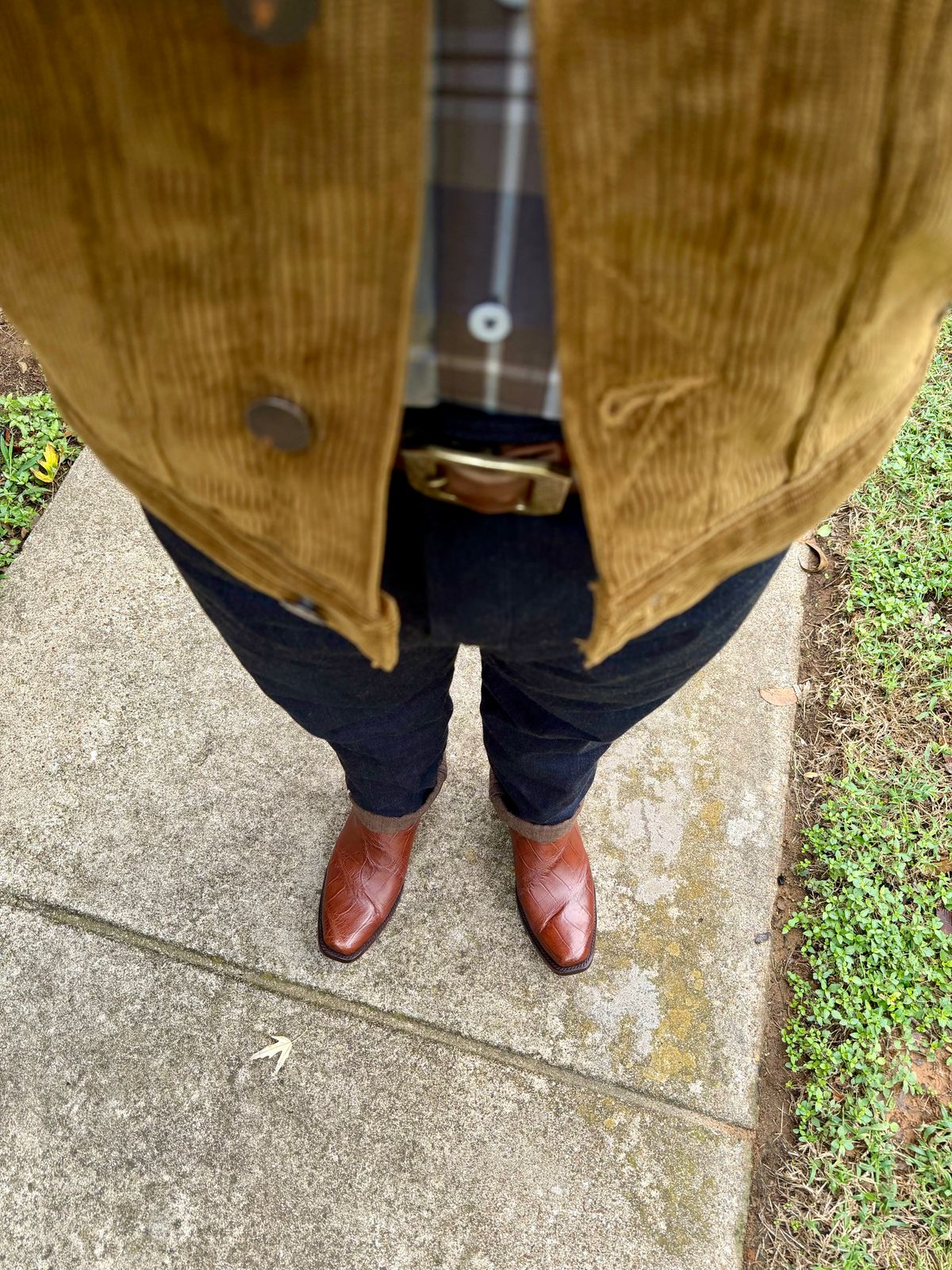 Photo by itsyaboisqueak on October 28, 2025 of the Rujo Boots Cowboy Boot in American Alligator.