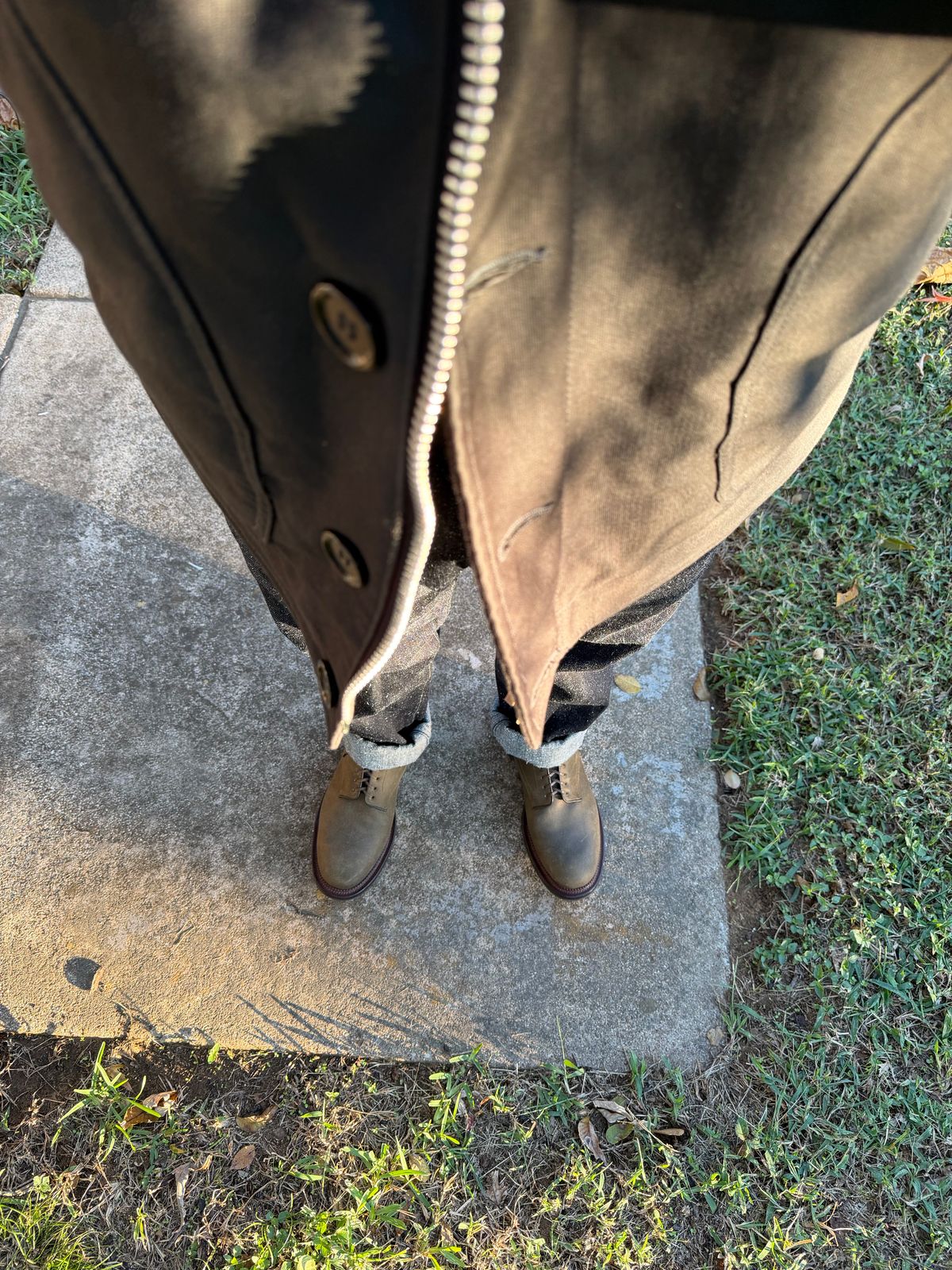 Photo by itsyaboisqueak on October 29, 2025 of the Viberg Navvy in C.F. Stead Mojave Waxy Commander.