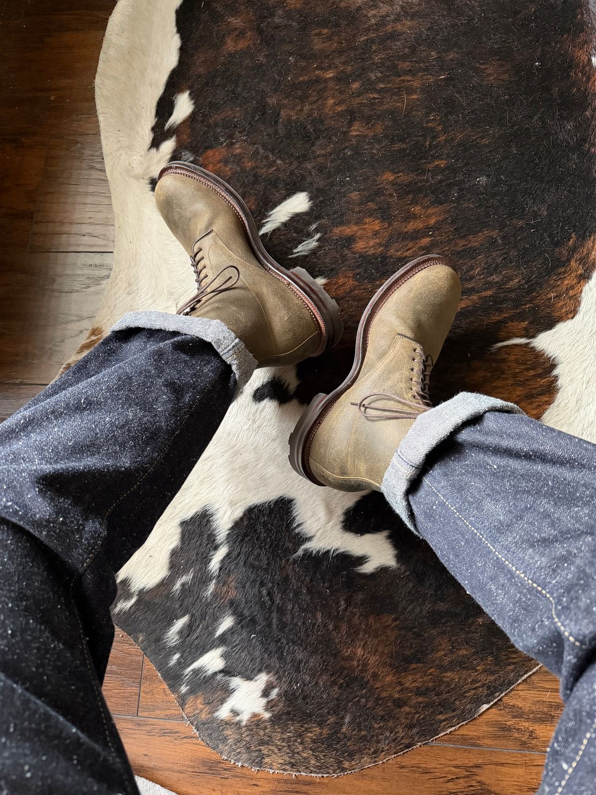 Photo by itsyaboisqueak on February 20, 2026 of the Viberg Navvy in C.F. Stead Mojave Waxy Commander.