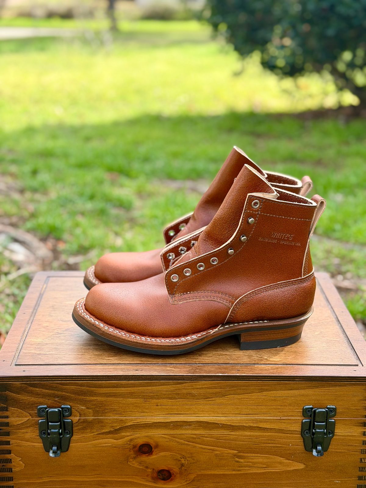 Photo by itsyaboisqueak on March 5, 2026 of the White's 350 Cruiser in Tan Waxed Flesh Essex.