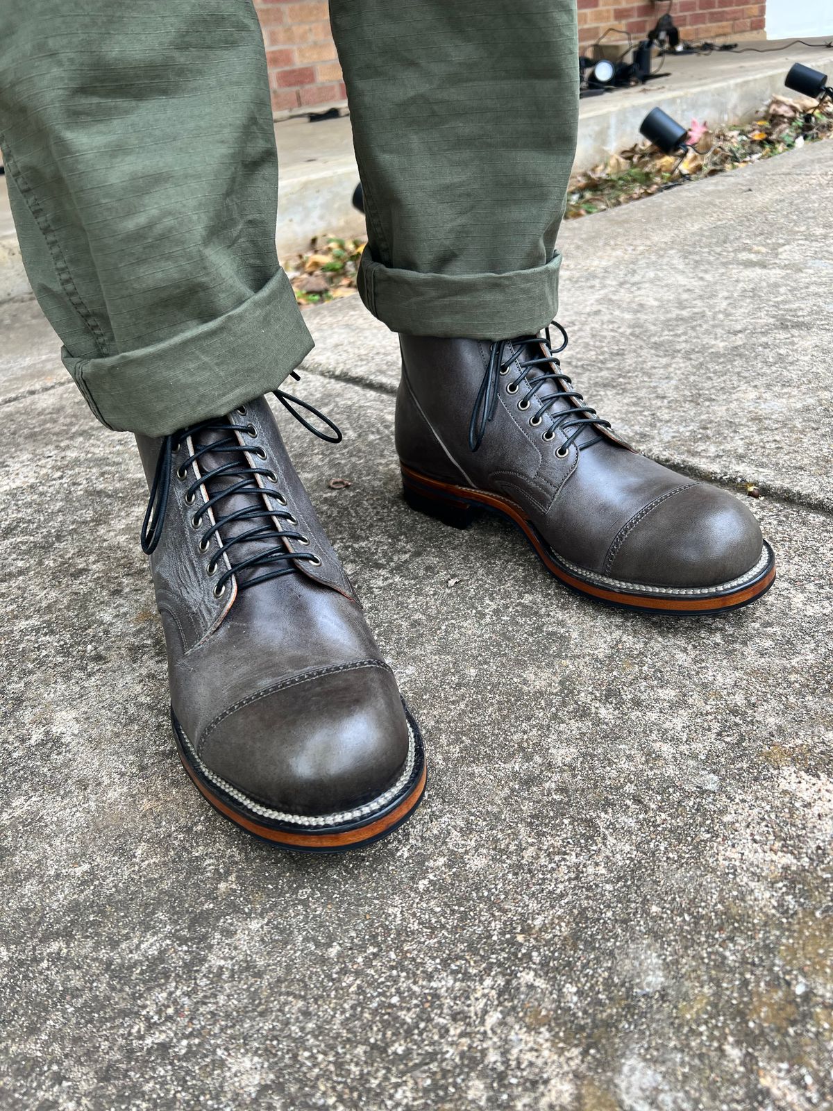 Photo by itsyaboisqueak on November 25, 2024 of the Viberg Service Boot DCT in Maryam Asfalto Lucida Horsebutt.