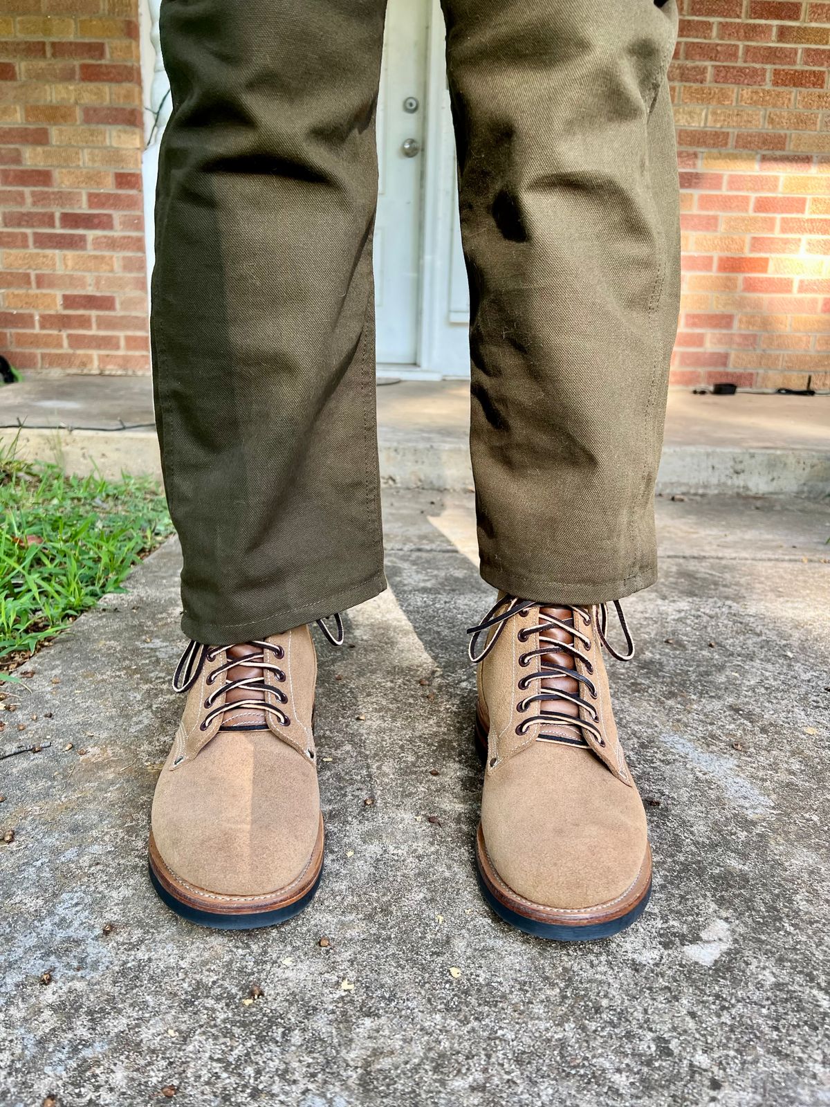 Photo by itsyaboisqueak on July 11, 2025 of the Viberg DeeCee Style Boondocker in Horween Marine Field Roughout.
