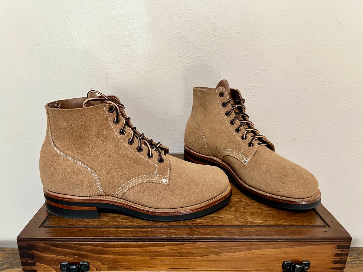 Photo by itsyaboisqueak on January 13, 2025 of the Viberg DeeCee Style Boondocker in Horween Marine Field Roughout.