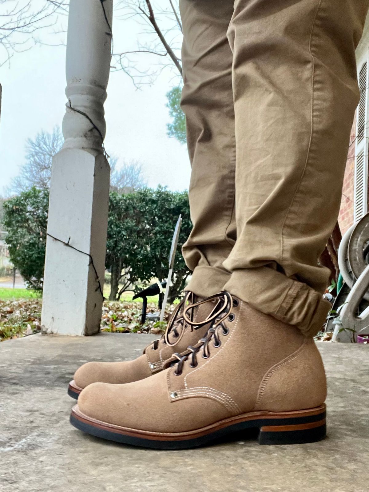 Photo by itsyaboisqueak on December 26, 2024 of the Viberg DeeCee Style Boondocker in Horween Marine Field Roughout.