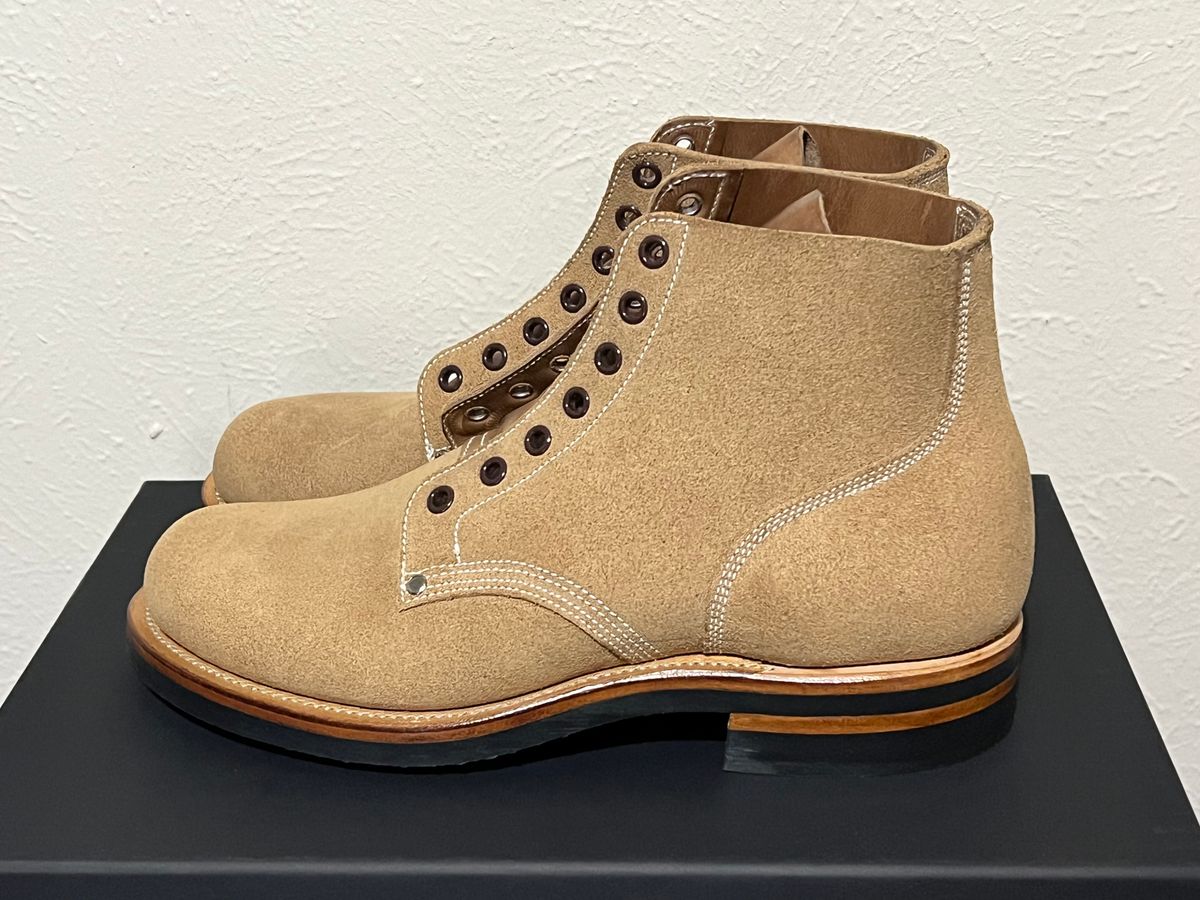 Photo by itsyaboisqueak on December 23, 2024 of the Viberg DeeCee Style Boondocker in Horween Marine Field Roughout.