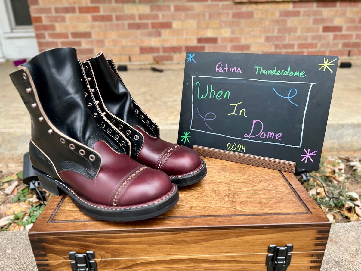 Photo by itsyaboisqueak on November 1, 2024 of the White's Bounty Hunter in Horween Black Chromexcel & Horween Burgundy Chromexcel.