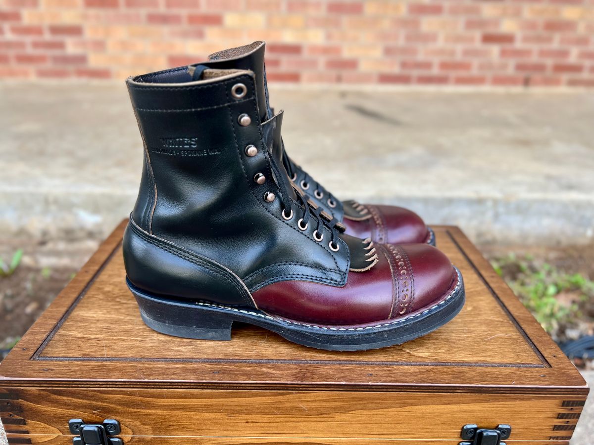 Photo by itsyaboisqueak on March 3, 2025 of the White's Bounty Hunter in Horween Black Chromexcel & Horween Burgundy Chromexcel.