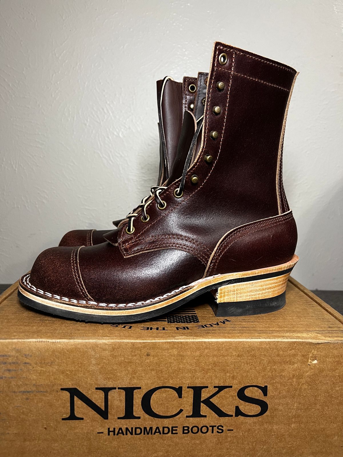 Photo by itsyaboisqueak on October 1, 2023 of the Nicks MTO in Horween Tan Waxed Flesh.