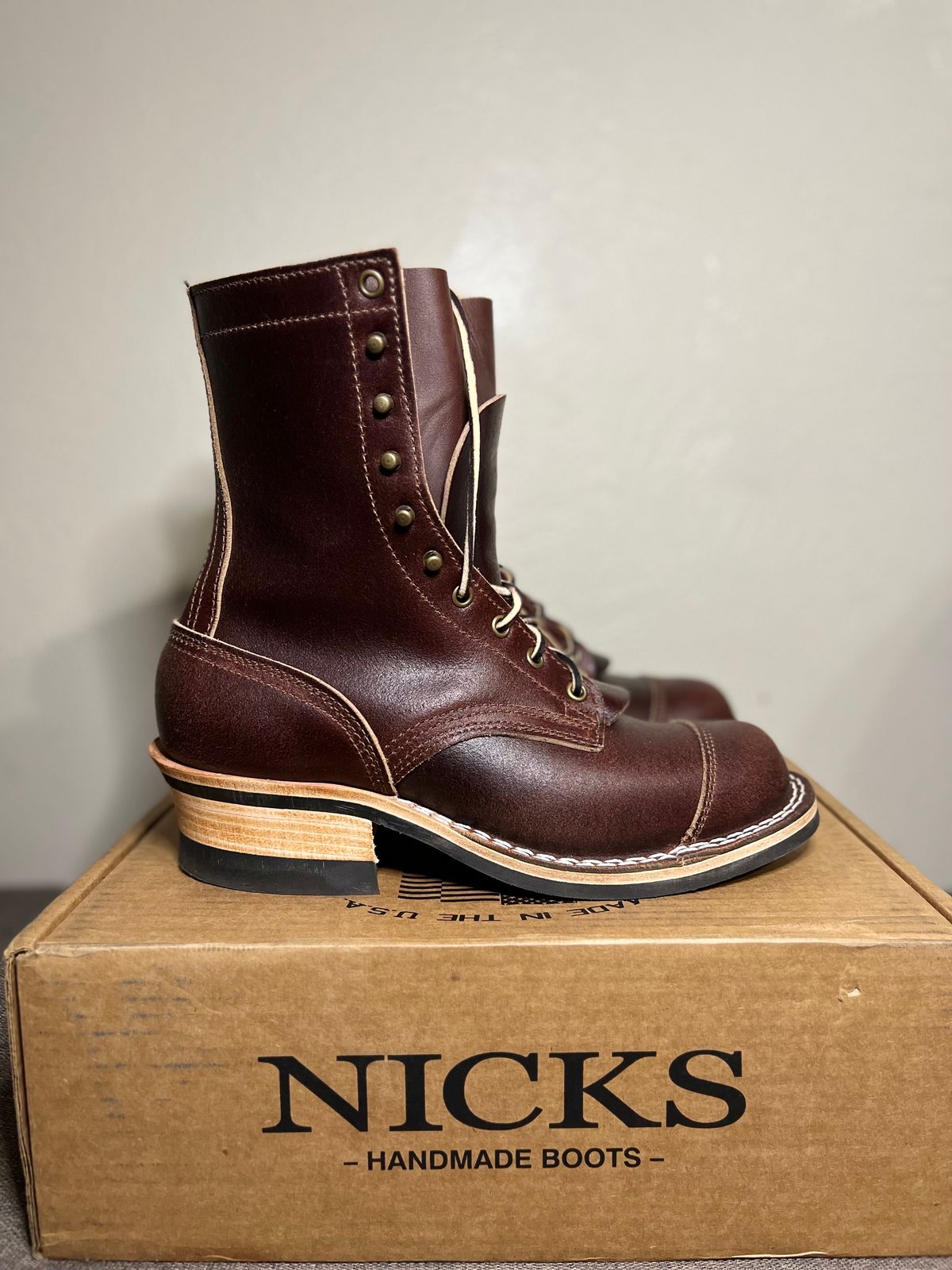 Photo by itsyaboisqueak on October 1, 2023 of the Nicks MTO in Horween Tan Waxed Flesh.