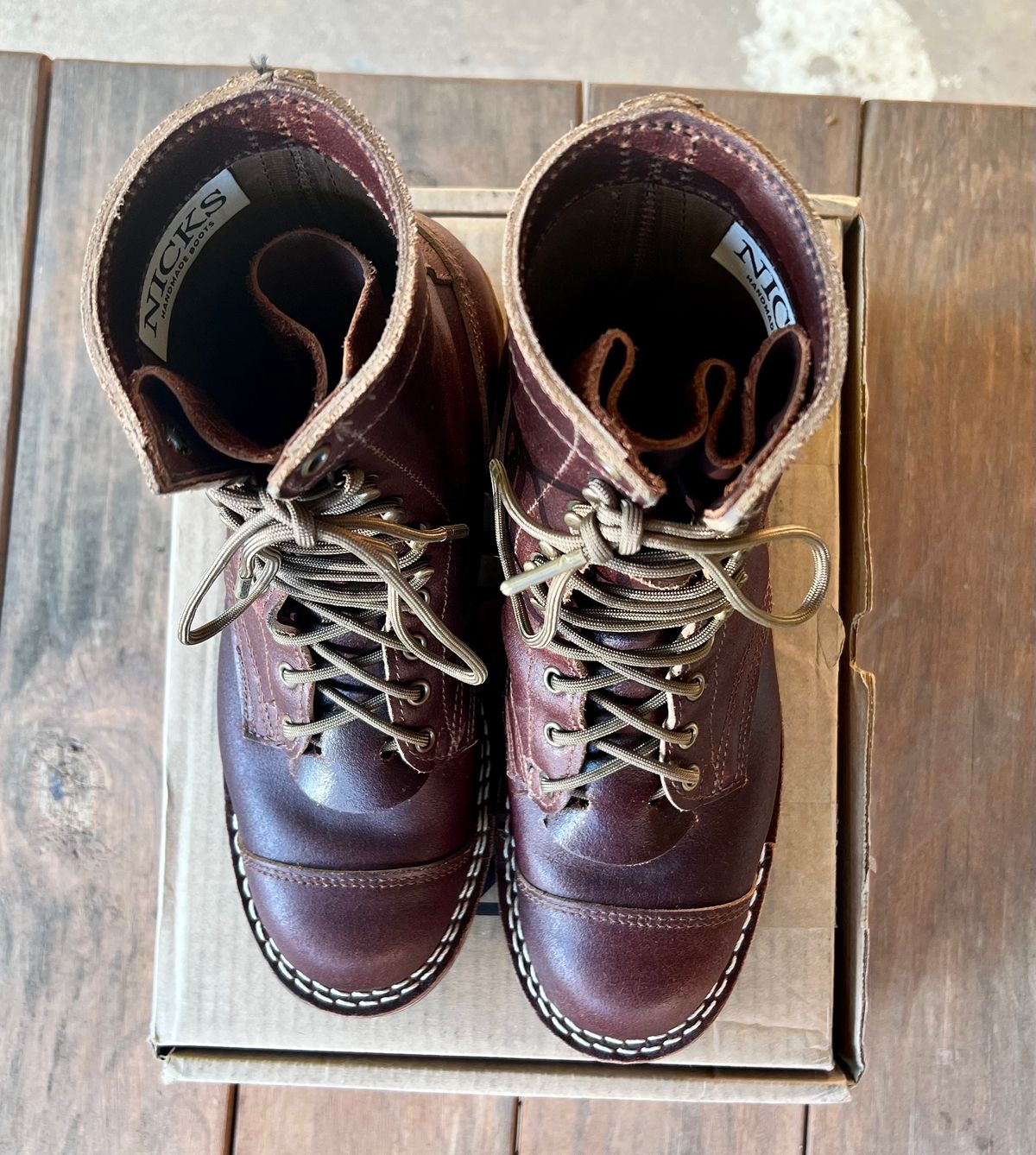 Photo by itsyaboisqueak on November 1, 2023 of the Nicks MTO in Horween Tan Waxed Flesh.