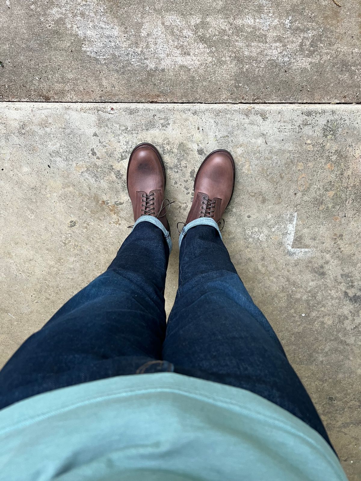 Photo by itsyaboisqueak on May 5, 2025 of the Viberg Navvy in Horween Walnut Cypress.