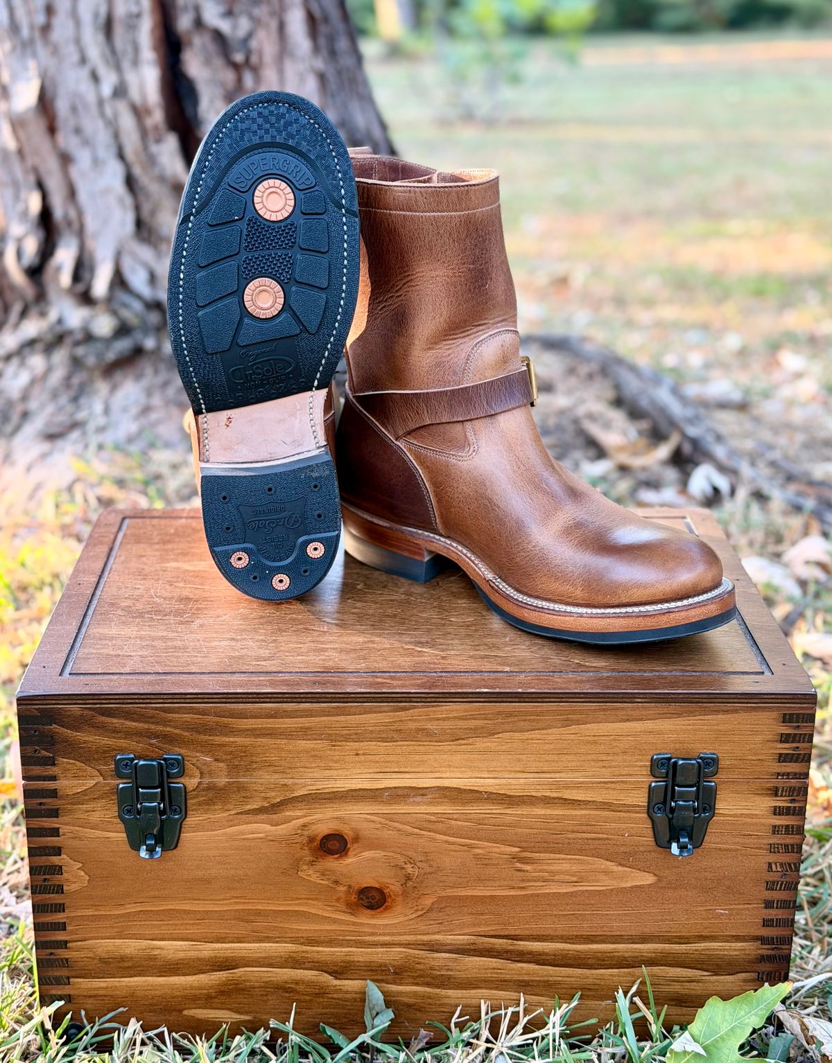 Photo by itsyaboisqueak on October 17, 2025 of the Viberg Engineer in Horween Natural Cypress.