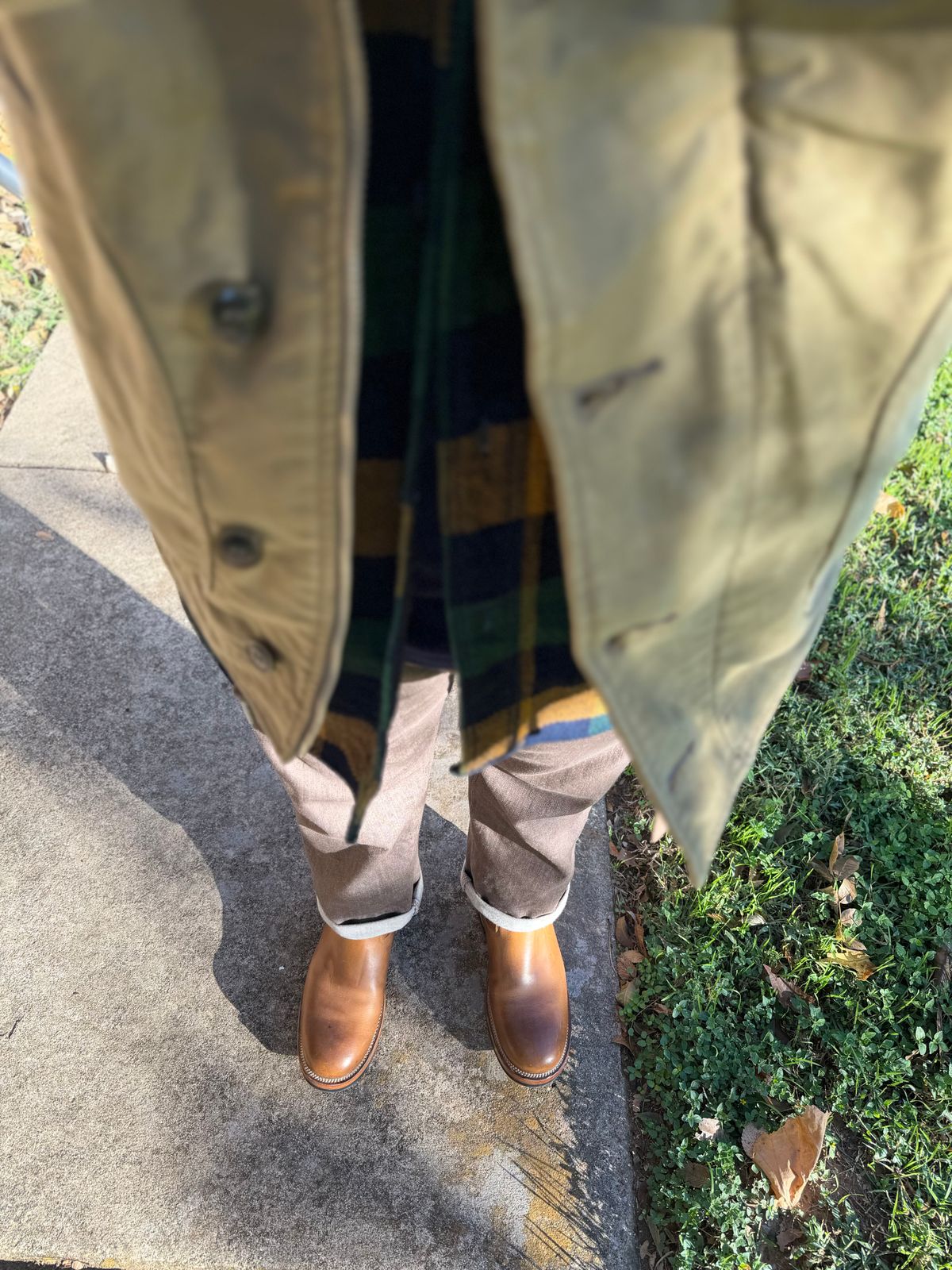 Photo by itsyaboisqueak on November 8, 2025 of the Viberg Engineer in Horween Natural Cypress.