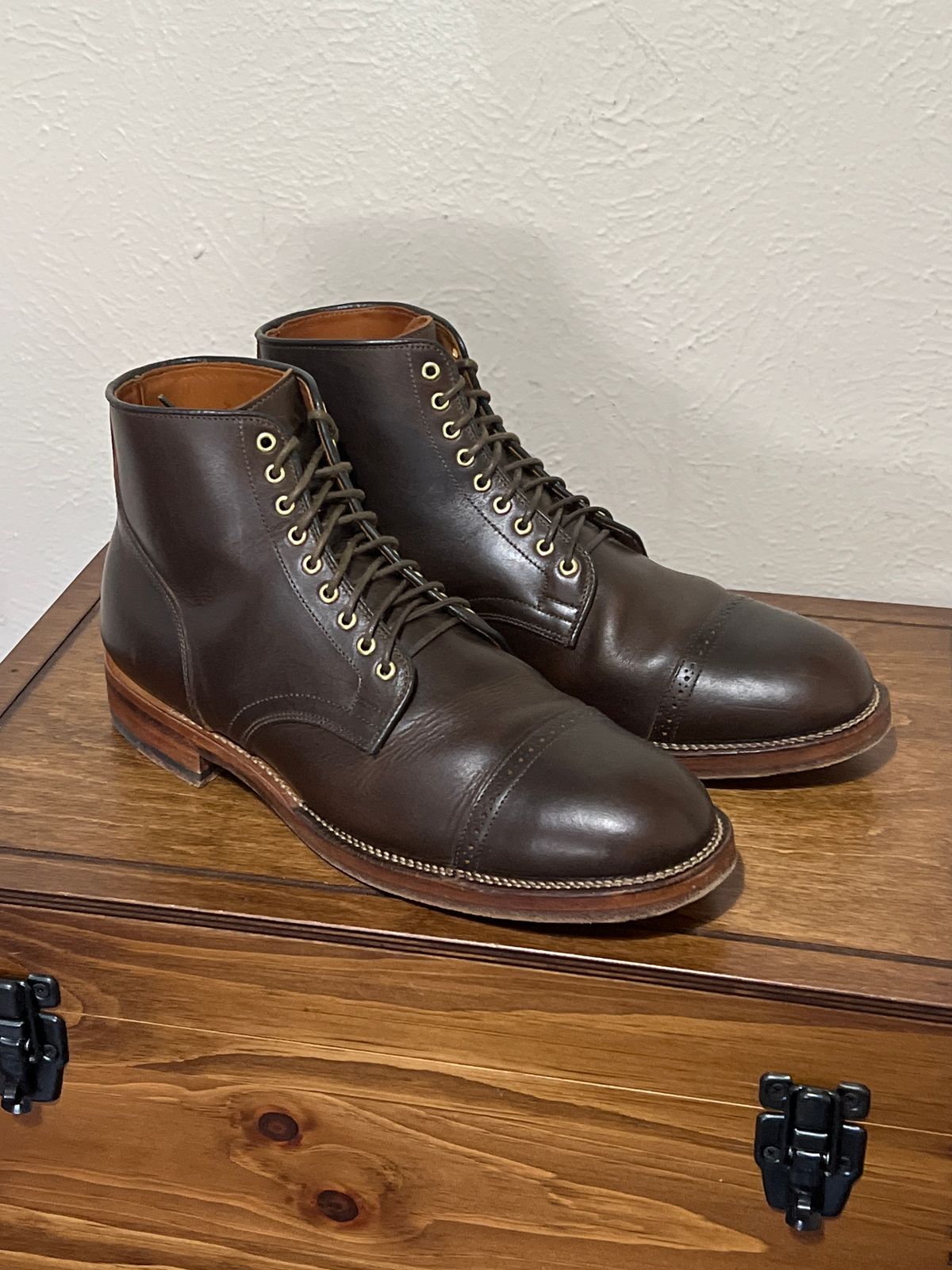 Photo by itsyaboisqueak on July 25, 2025 of the Viberg Service Boot BCT in Gallun Caper Viking Calf.