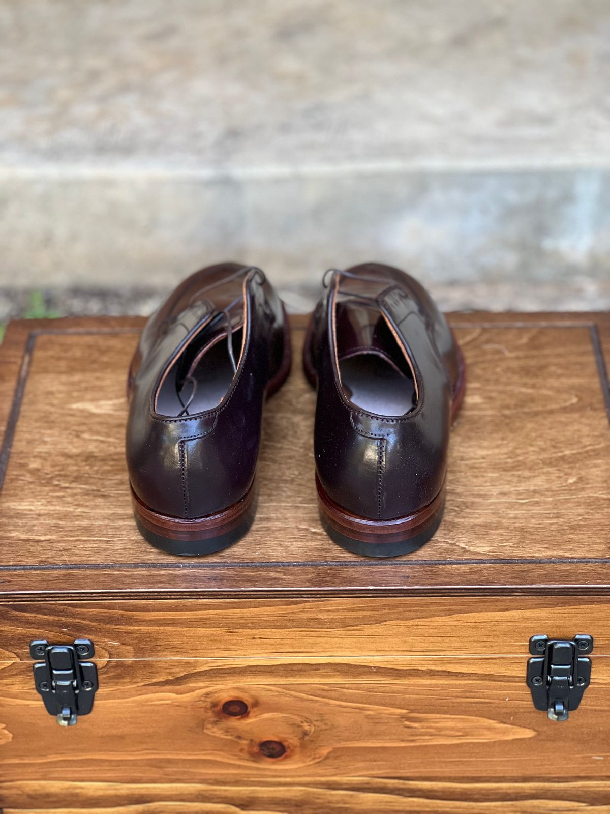 Photo by itsyaboisqueak on August 6, 2025 of the Alden V-Tip Blucher in Horween Color 8 Shell Cordovan.