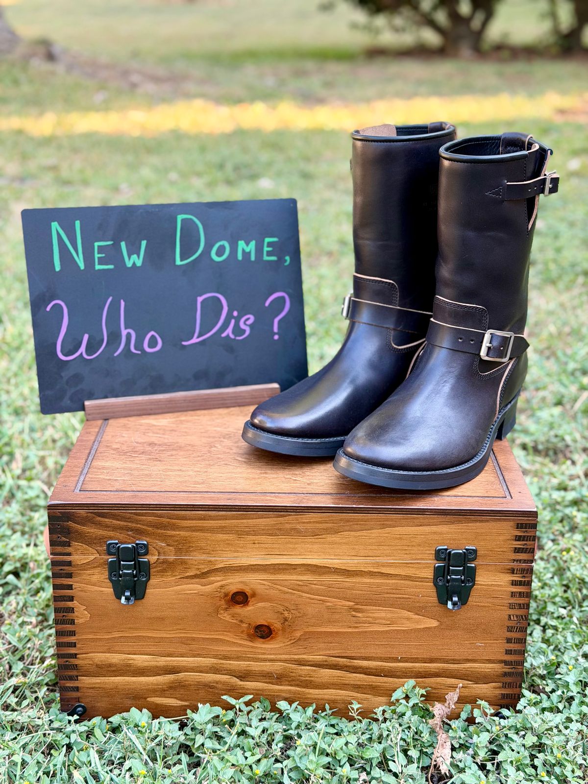 Photo by itsyaboisqueak on October 1, 2025 of the Addict Boots AB-01HB-CL in Maryam Black Teacore Horsebutt.