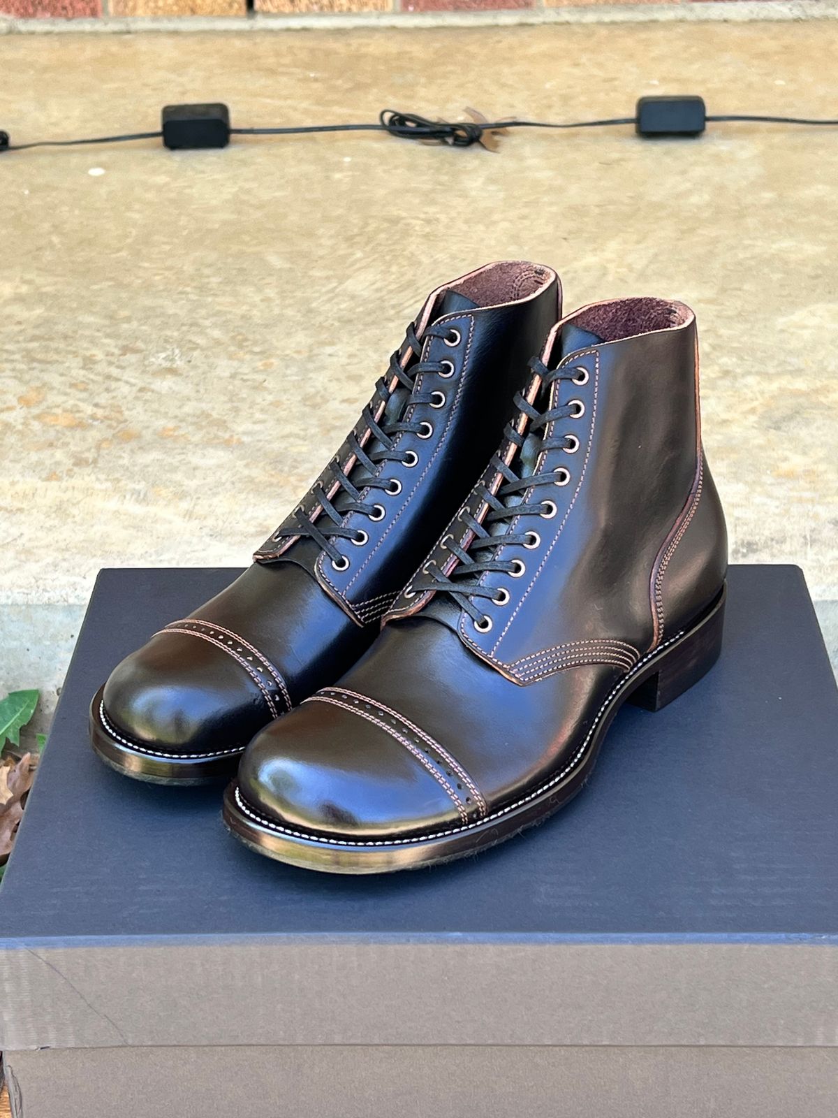 Photo by itsyaboisqueak on March 29, 2025 of the NovaBoots Combat Boot in Guidi Dark Burgundy.