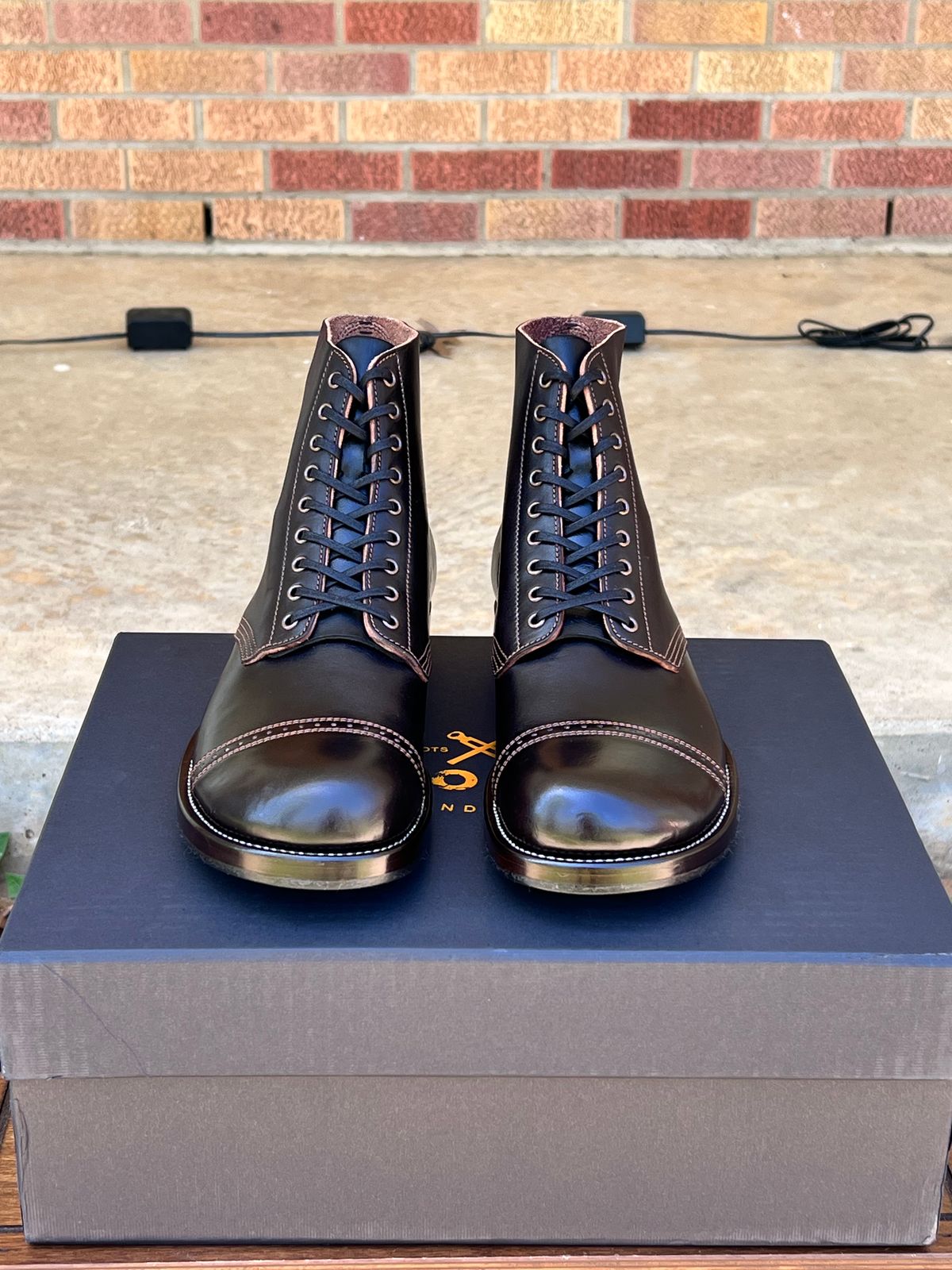 Photo by itsyaboisqueak on March 29, 2025 of the NovaBoots Combat Boot in Guidi Dark Burgundy.