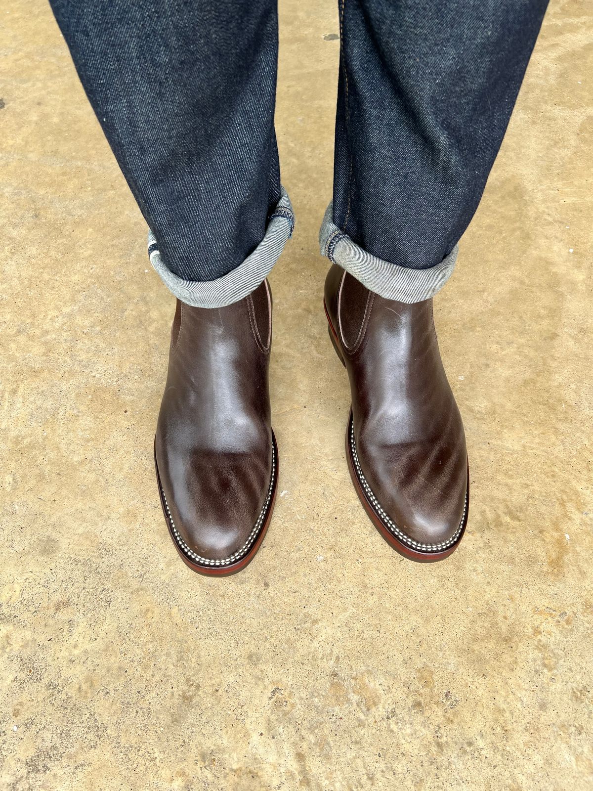 Photo by itsyaboisqueak on April 1, 2024 of the Briselblack The Seventh Chelsea Boot in Maryam Dark Brown Horsebutt.