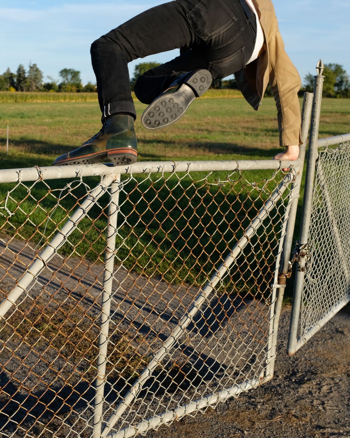 Photo by chromepak.jack on October 3, 2022 of the Viberg Service Boot BCT in Horween Marbled Black Shell Cordovan.