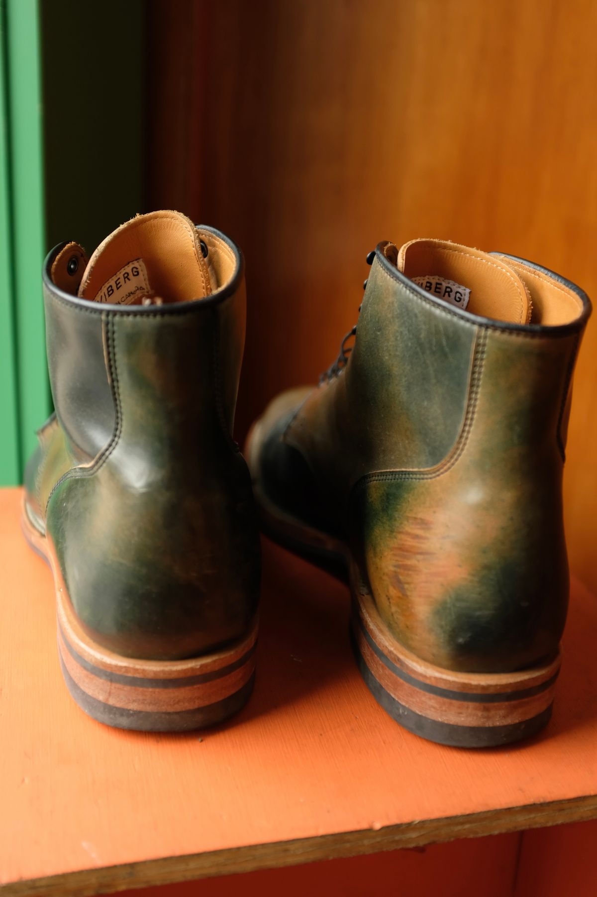 Photo by chromepak.jack on December 5, 2022 of the Viberg Service Boot BCT in Horween Marbled Black Shell Cordovan.