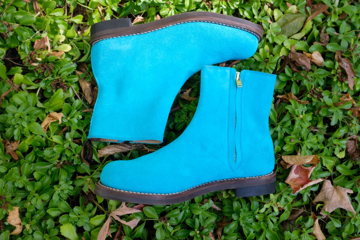 Photo by chromepak.jack on May 21, 2017 of the Rolling Dub Trio Casper Boot in Nakamura Sennosuke Shoten - Turquoise Suede.