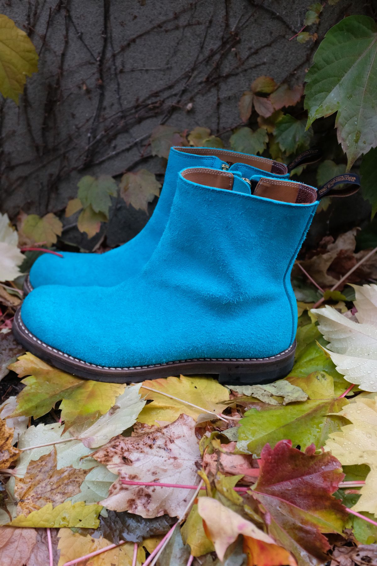 Photo by chromepak.jack on November 1, 2025 of the Rolling Dub Trio Casper Boot in Nakamura Sennosuke Shoten - Turquoise Suede.