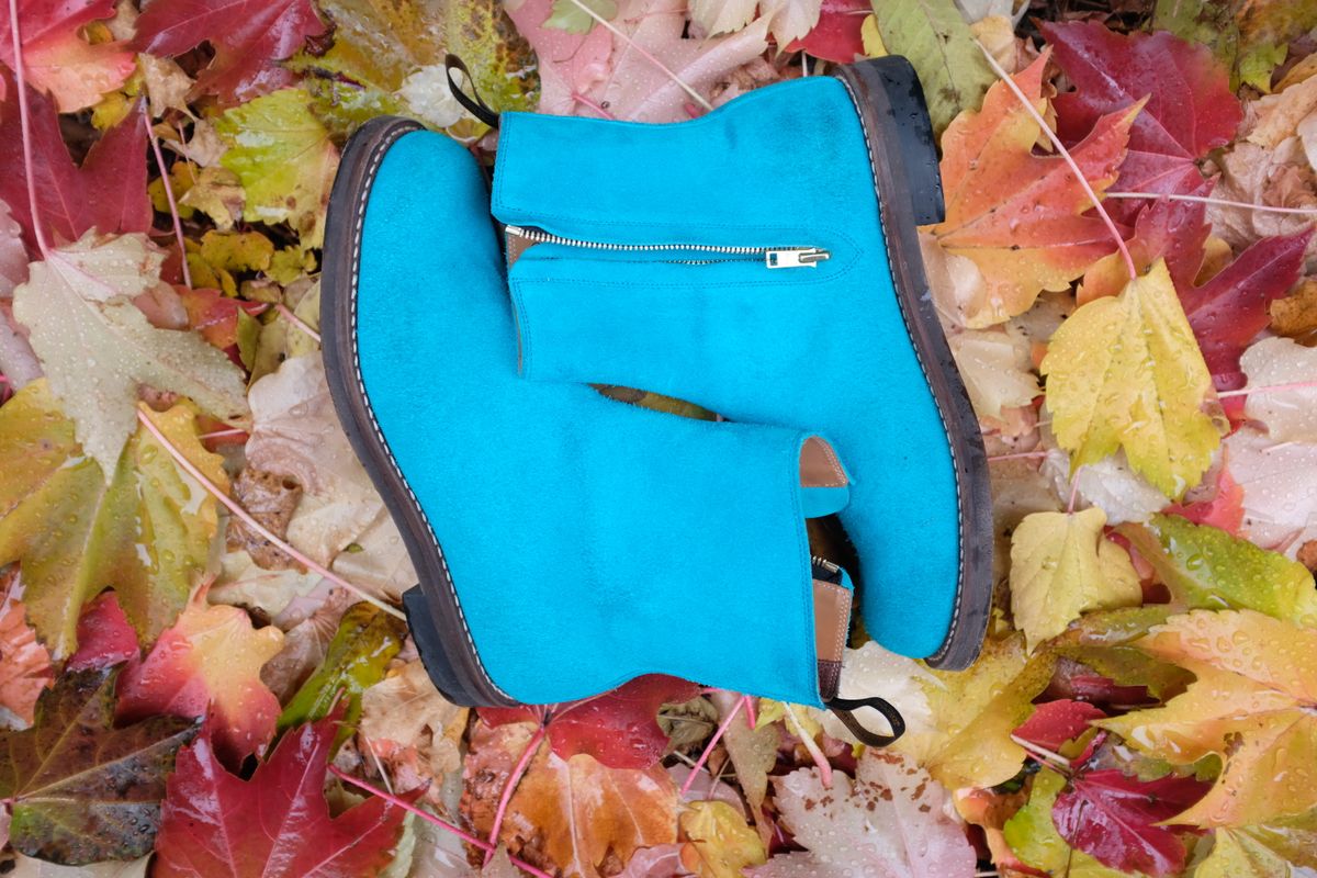 Photo by chromepak.jack on November 1, 2025 of the Rolling Dub Trio Casper Boot in Nakamura Sennosuke Shoten - Turquoise Suede.