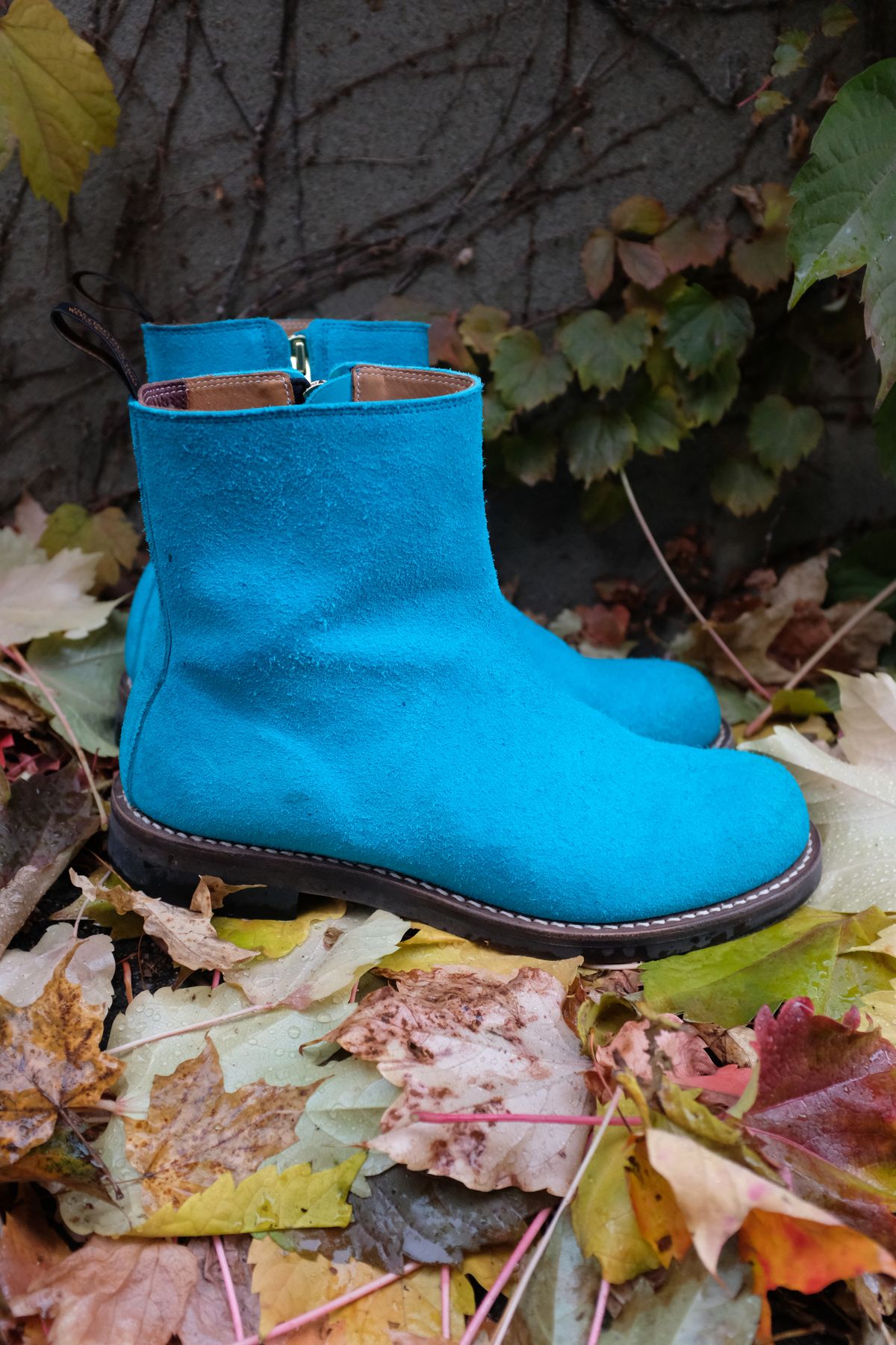 Photo by chromepak.jack on November 1, 2025 of the Rolling Dub Trio Casper Boot in Nakamura Sennosuke Shoten - Turquoise Suede.