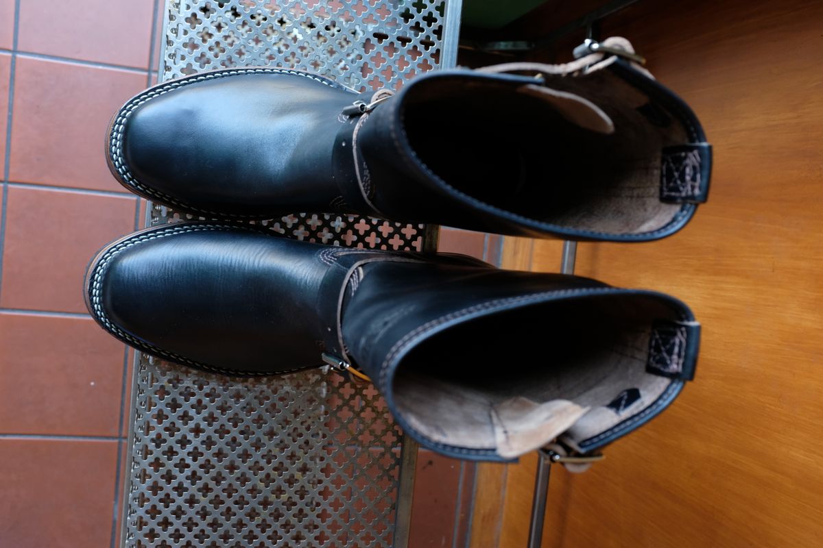 Photo by chromepak.jack on October 9, 2023 of the Wesco Mister Lou in Horween Black Chromexcel Horsehide.