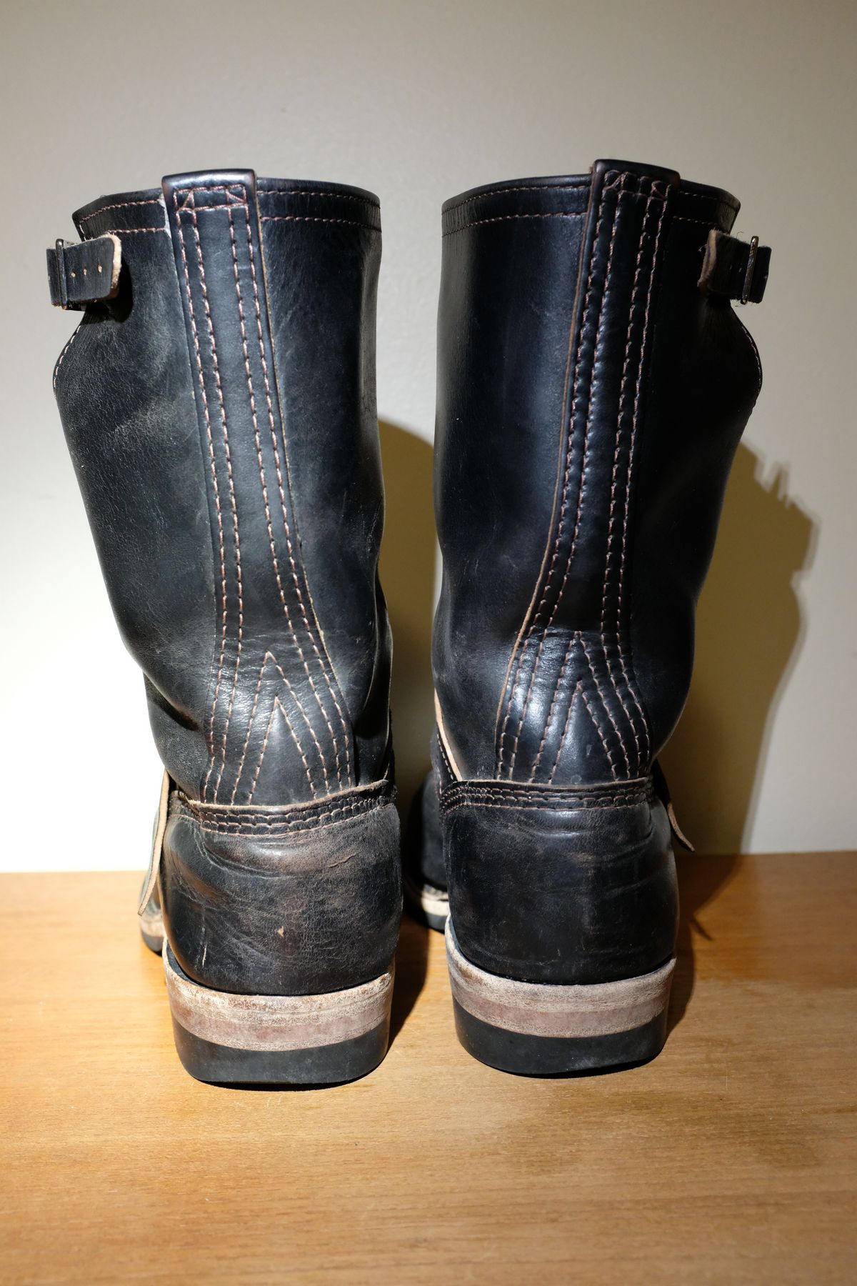 Photo by chromepak.jack on February 6, 2024 of the Wesco Mister Lou in Horween Black Chromexcel Horsehide.
