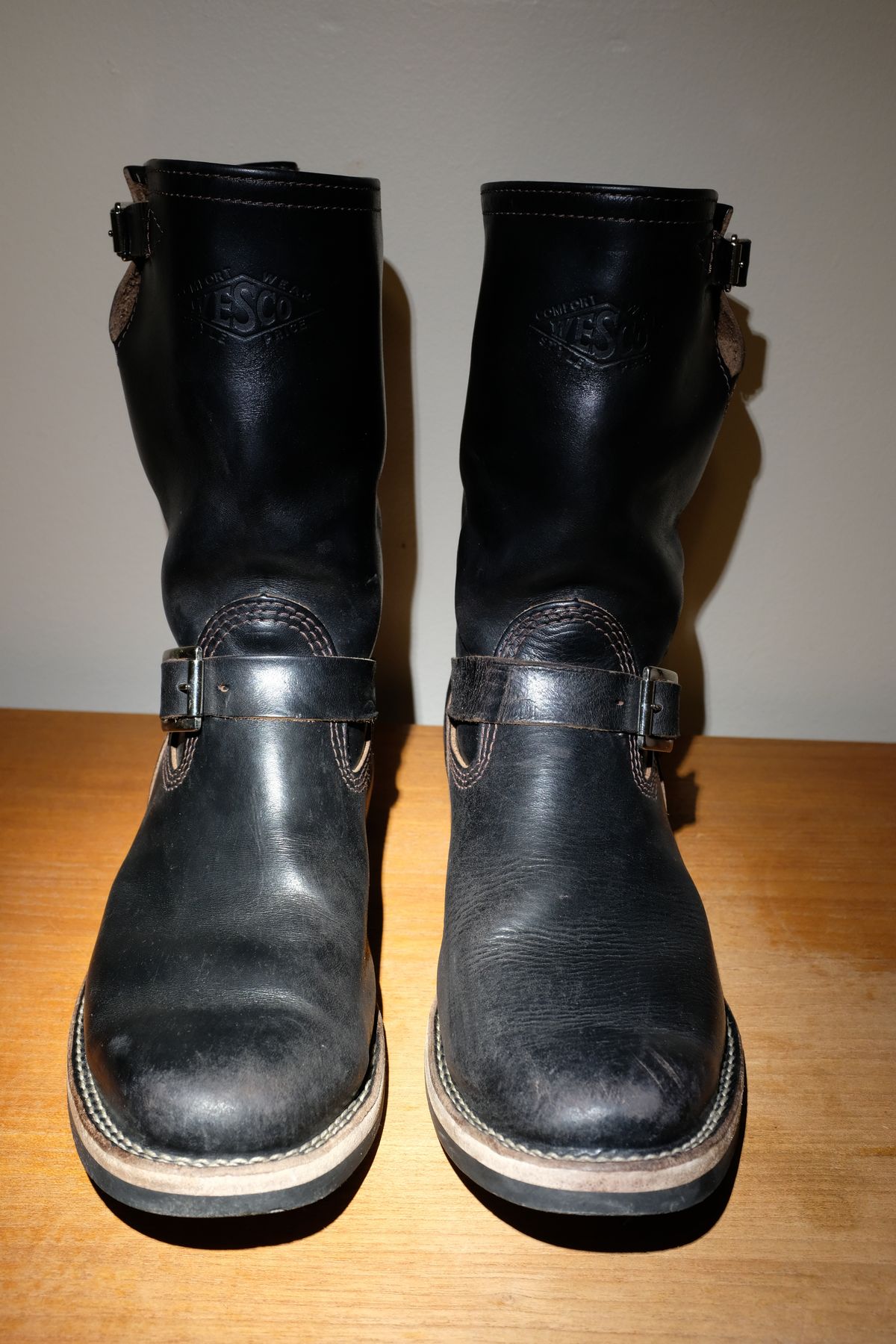 Photo by chromepak.jack on February 6, 2024 of the Wesco Mister Lou in Horween Black Chromexcel Horsehide.