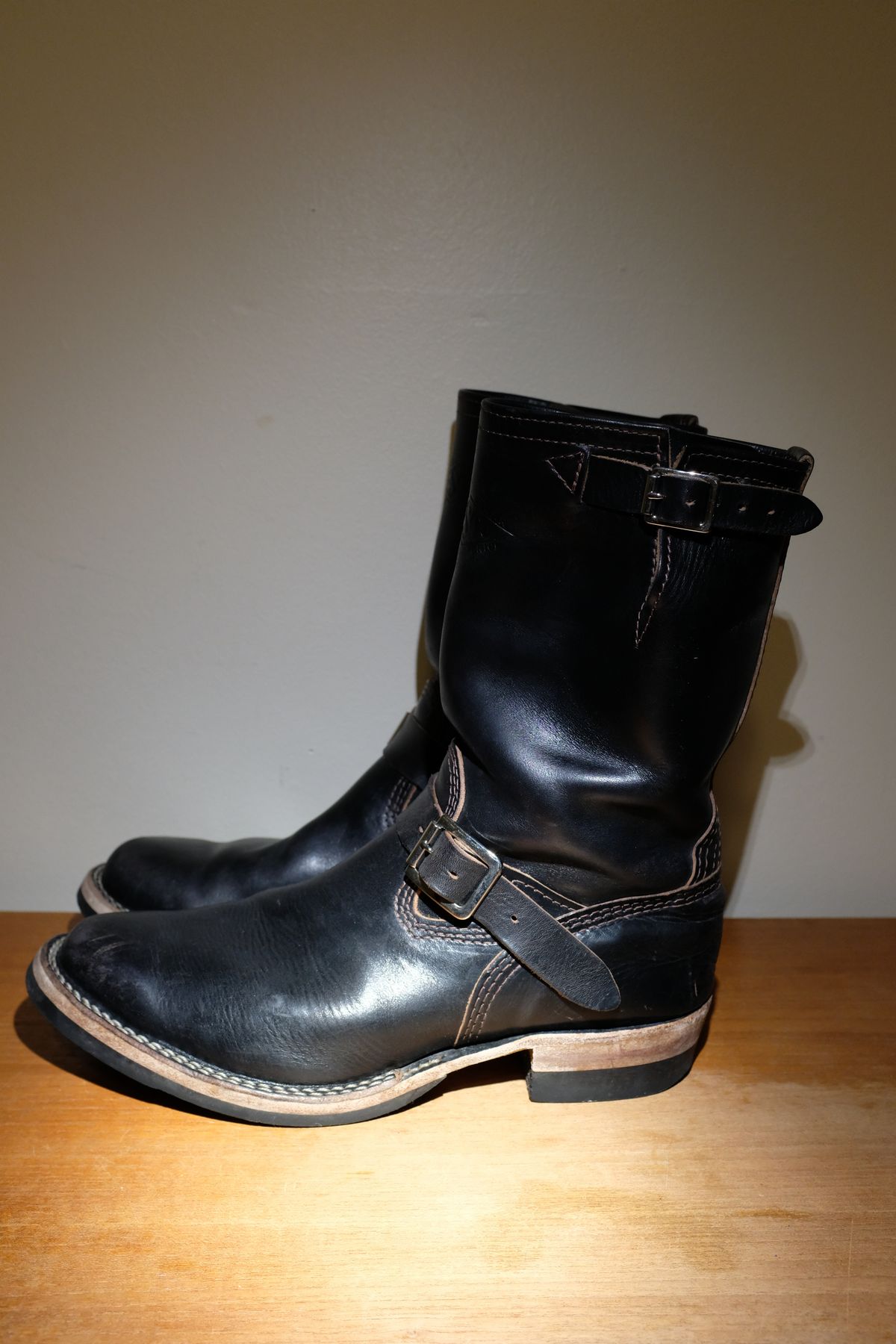Photo by chromepak.jack on February 6, 2024 of the Wesco Mister Lou in Horween Black Chromexcel Horsehide.