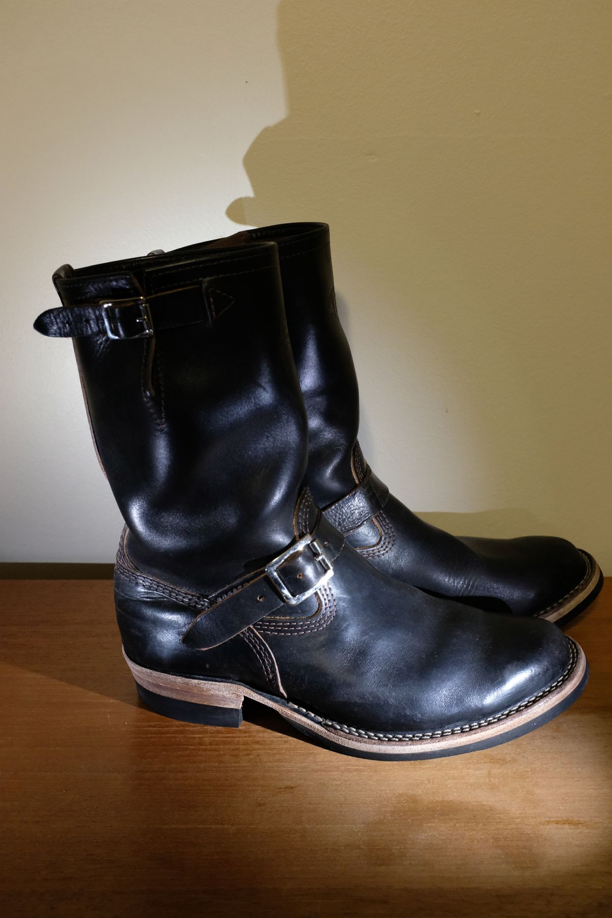 Photo by chromepak.jack on February 6, 2024 of the Wesco Mister Lou in Horween Black Chromexcel Horsehide.