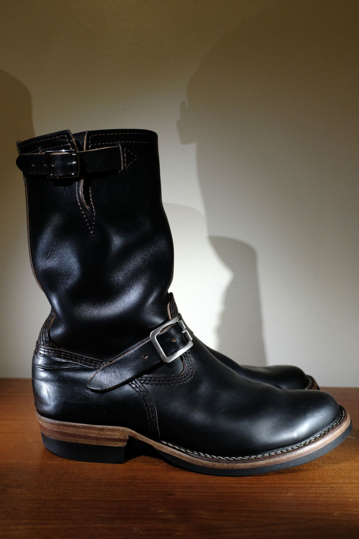 Photo by chromepak.jack on April 5, 2024 of the Wesco Mister Lou in Horween Black Chromexcel Horsehide.