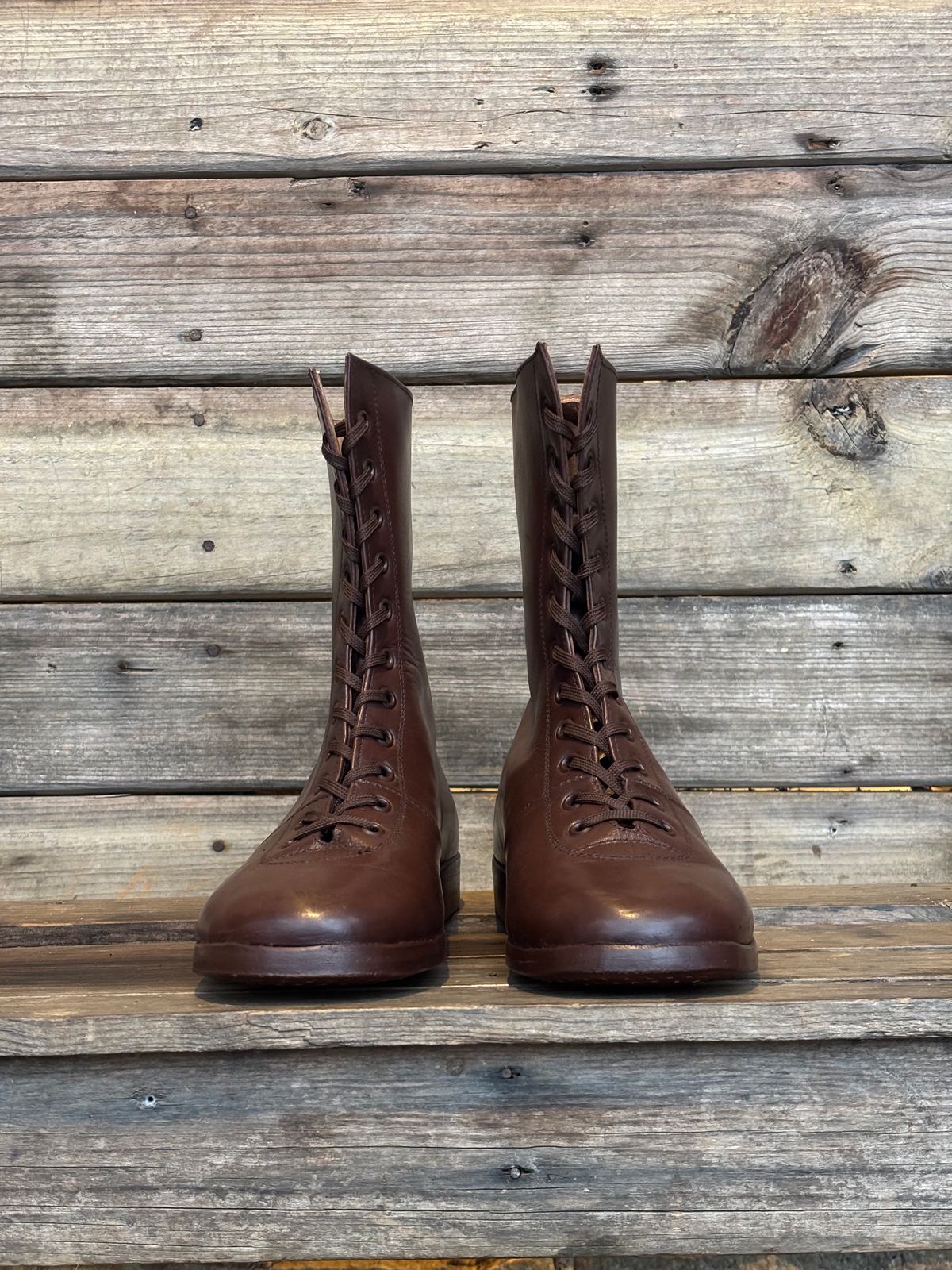 Photo by luutruc07 on November 1, 2025 of the Unknown Maker Unknown Model in Brown Leather.