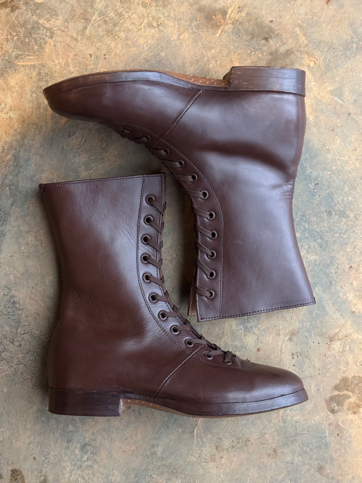 Photo by luutruc07 on November 1, 2025 of the Unknown Maker Unknown Model in Brown Leather.