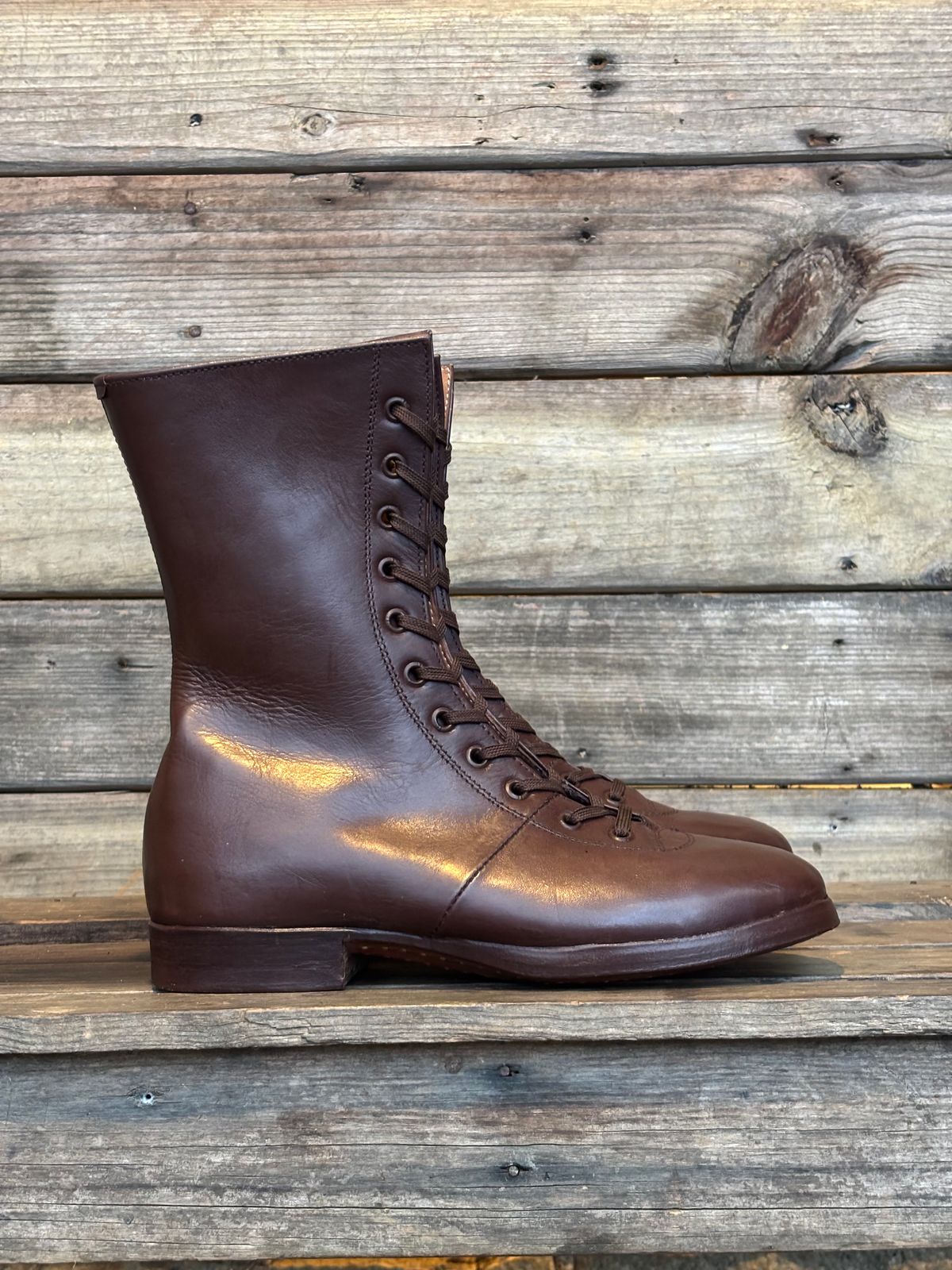 Photo by luutruc07 on November 1, 2025 of the Unknown Maker Unknown Model in Brown Leather.