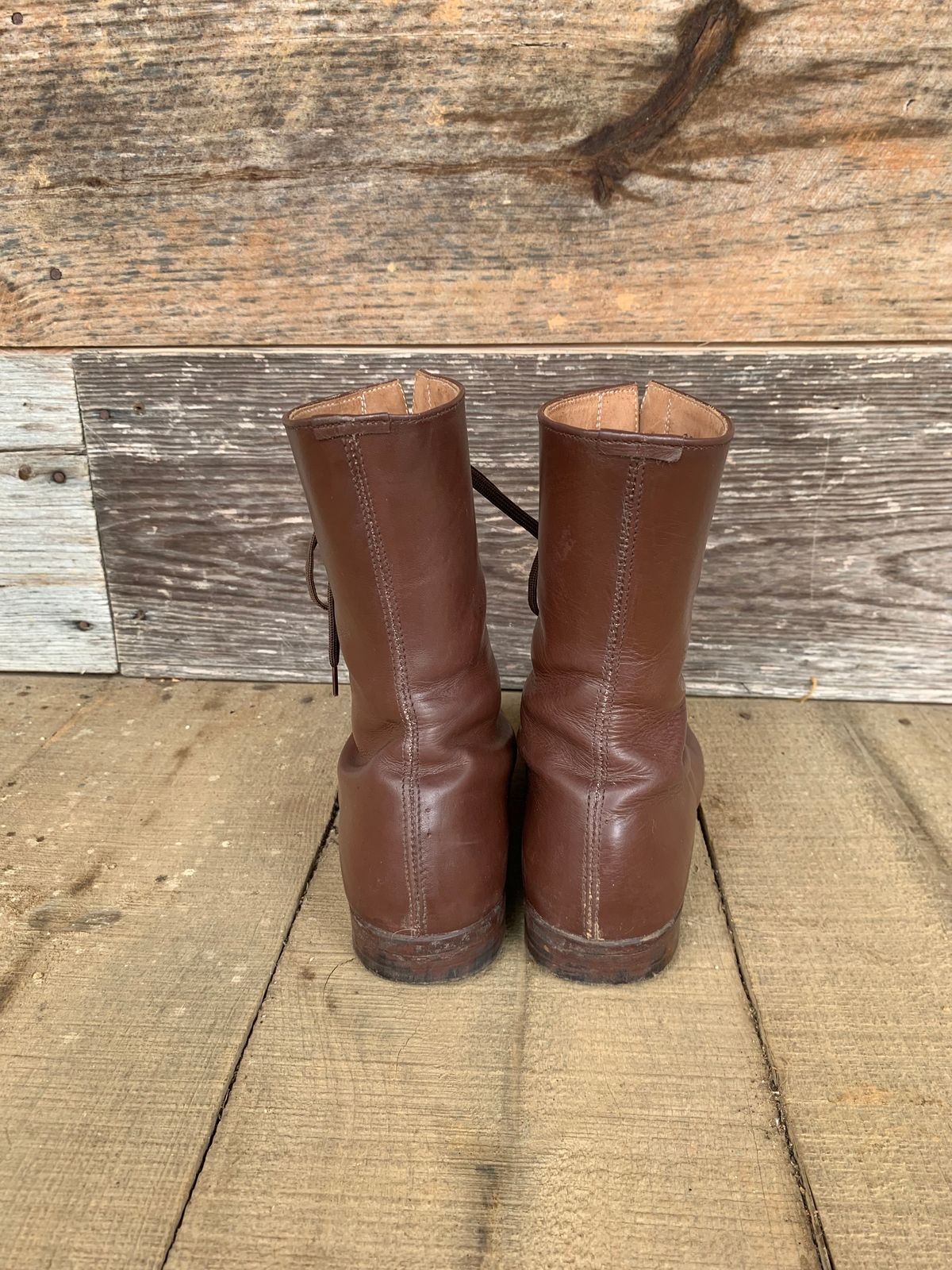 Photo by luutruc07 on December 4, 2025 of the Unknown Maker Unknown Model in Brown Leather.