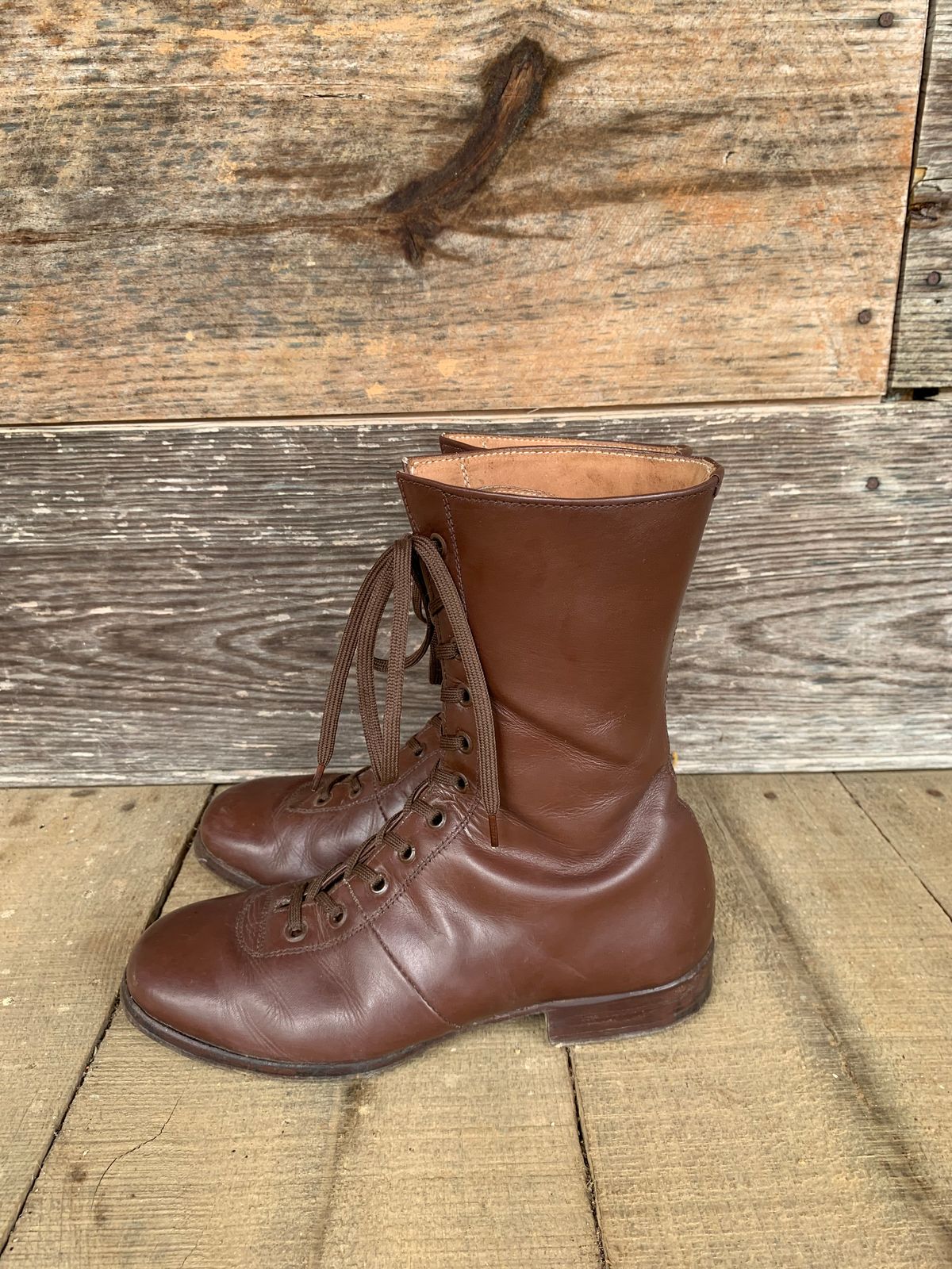 Photo by luutruc07 on December 4, 2025 of the Unknown Maker Unknown Model in Brown Leather.