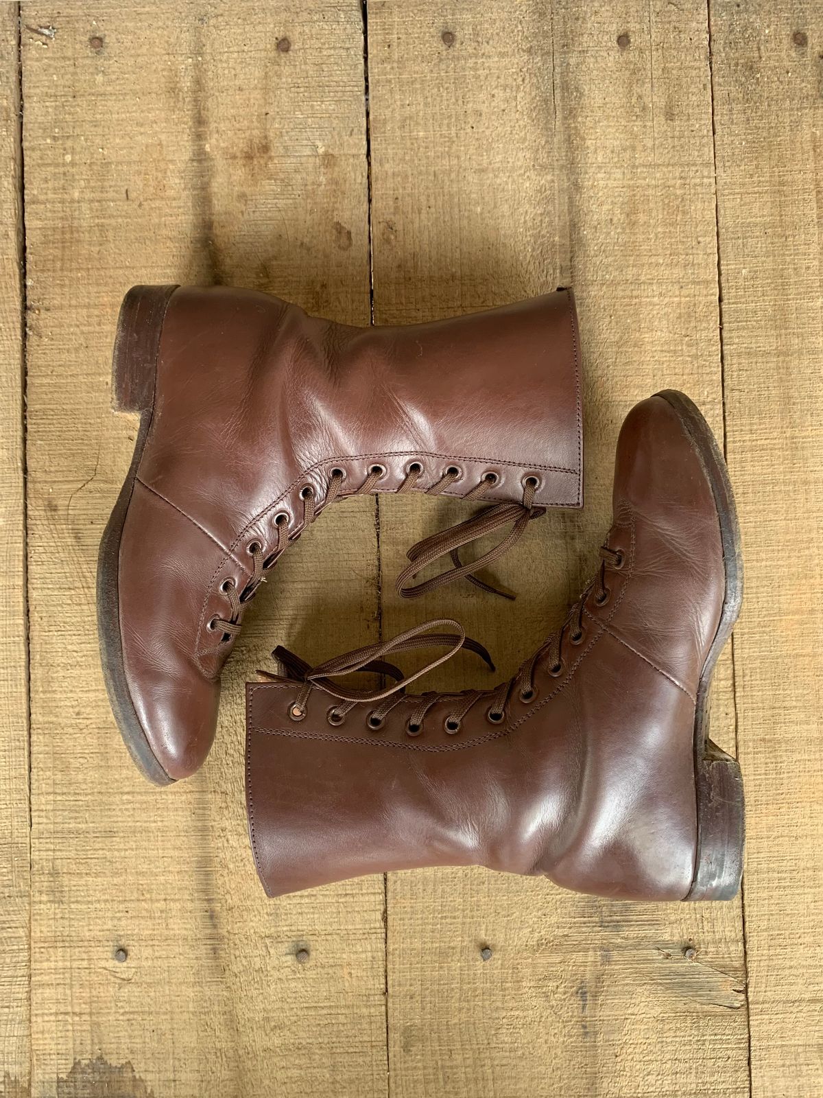 Photo by luutruc07 on December 4, 2025 of the Unknown Maker Unknown Model in Brown Leather.