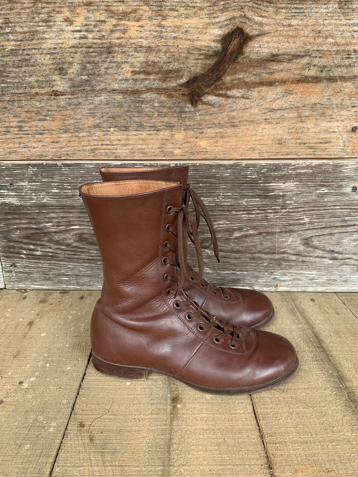 Photo by luutruc07 on December 4, 2025 of the Unknown Maker Unknown Model in Brown Leather.