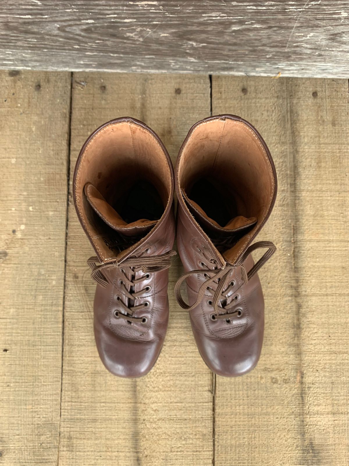 Photo by luutruc07 on December 4, 2025 of the Unknown Maker Unknown Model in Brown Leather.