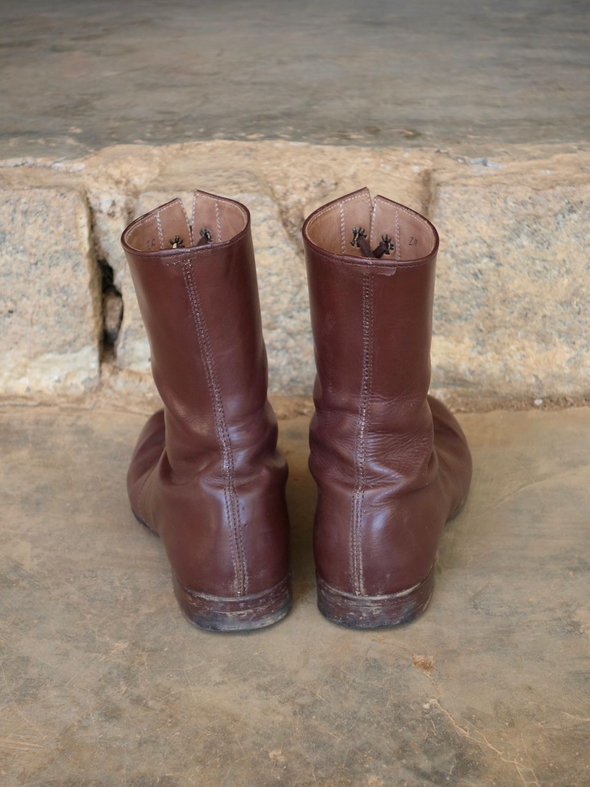 Photo by luutruc07 on January 5, 2026 of the Unknown Maker Unknown Model in Brown Leather.